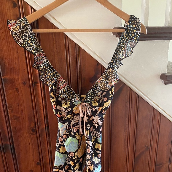 NWT Victoria’s Secret lingerie top size M - Picture 2 of 3